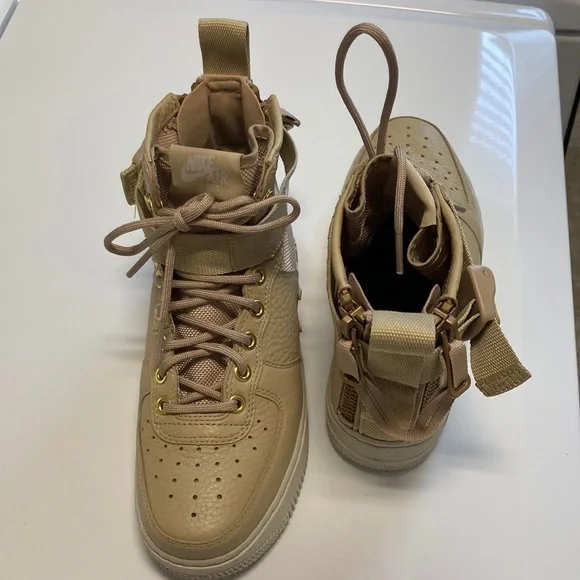 Nike Tan Gold Ankle Booties with Suede Finish - Picture 4 of 6